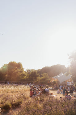 Apéro d'Ugo au coucher de soleil en Provence - Tapas, spritz et vin dans un cadre atypique. 