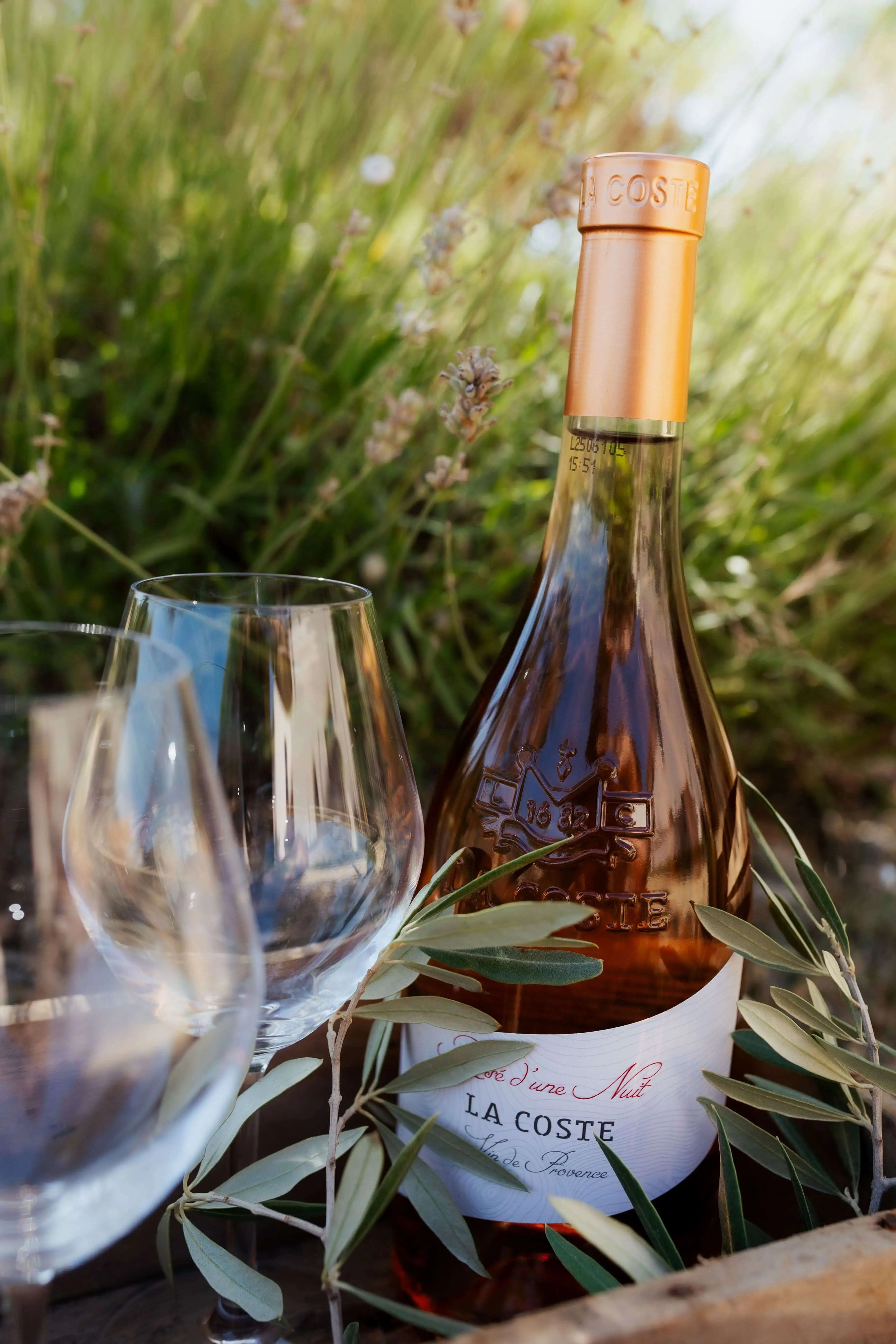 Vin rosé de Château Lacoste, inclus dans la formule Lavender Escape (Billet d'entrée + vin).