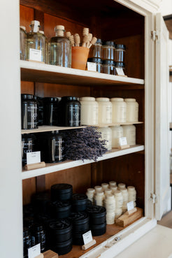 Gamme gastronomique de Terre Ugo, exposée en boutique.