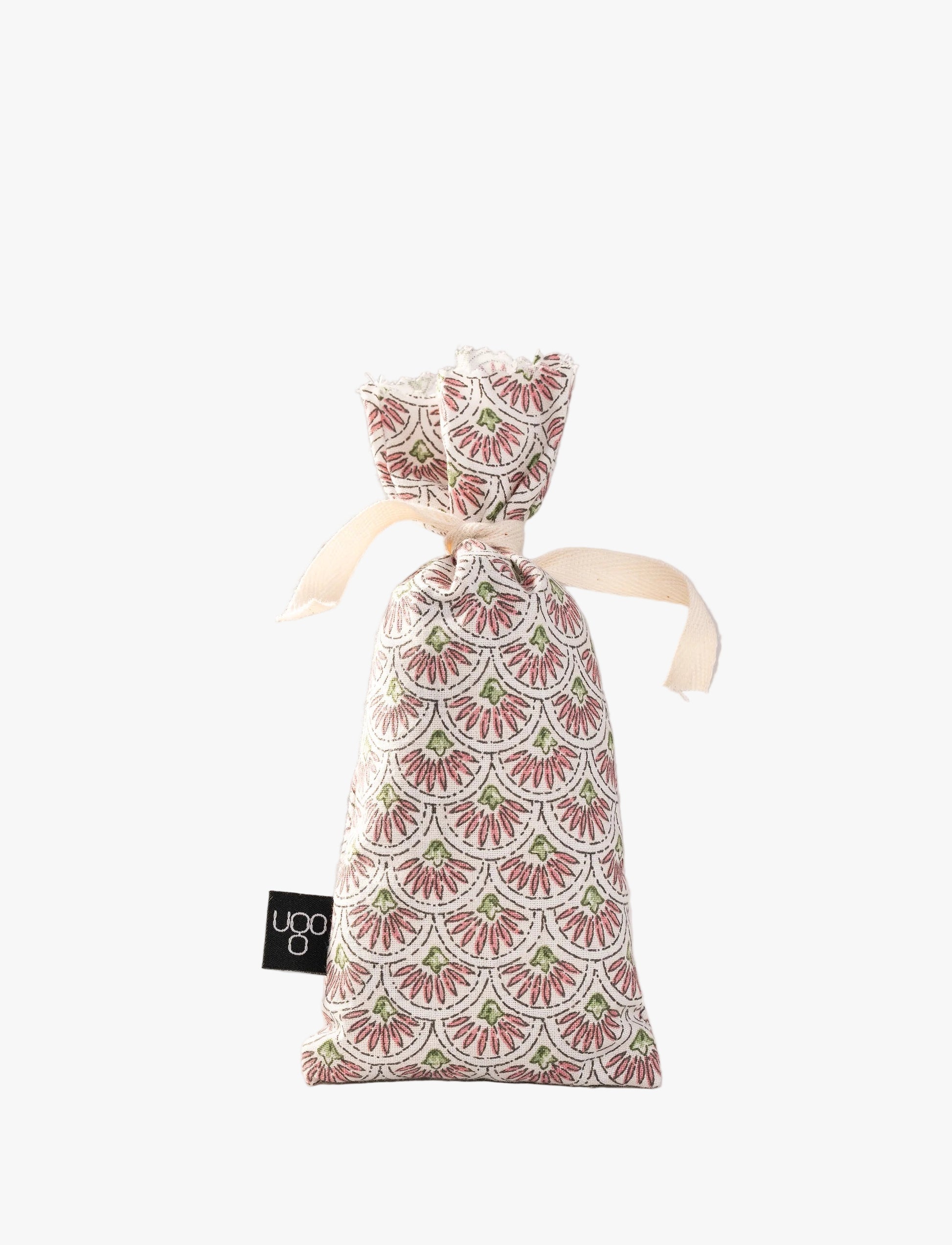 Sachet de lavande traditionnel Terre Ugo avec motif rose, vue de face.